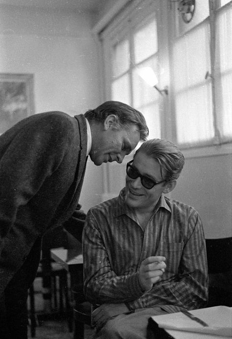 Burton And Taylor, Friends In Paris, Peter O'toole, Richard Burton, Actors Male, I Love Cinema, Irish Actors, Books Art, Cult Movies