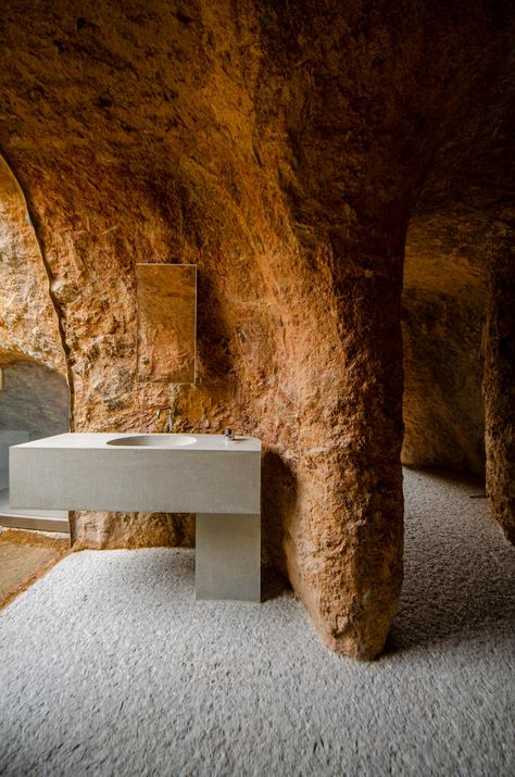 Explore Junya Ishigami’s cave-like house and restaurant design Japanese Architecture Interior, Modern Japanese House, Junya Ishigami, Japan Architecture, Restaurant Seating, Minimal Architecture, Desert House, Cave House, Architecture Wallpaper