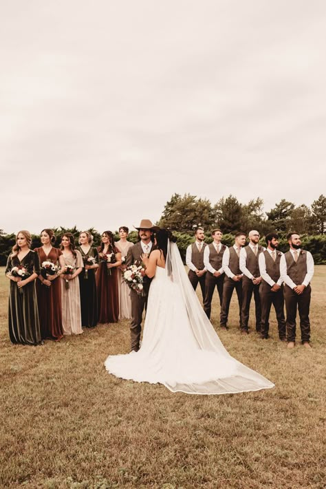 Fall Country Wedding Bridesmaids Dresses, Western Bride With Veil, Tan Wedding Suits Western, Neutral Wedding Colors Western, Cowboy Wedding Bridesmaids, Country Bridal Party Attire, Western Wedding Bridesmaids And Groomsmen, Western Wedding Planning, Modern Western Wedding Dress