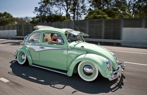 Vw Bug Slammed, Vw Kampeerwagens, Vw Buzz, Volkswagen Beetle Vintage, Vw Accessories, Vw Super Beetle, Vw Ideas, Vw Sedan, Vw Classic