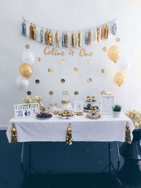 DIY for my second girl's First Birthday Party - White Gold theme. Love the outcome! It turned out just like how I imagined Simple Birthday Theme, Small Birthday Decorations Simple, Surprise Birthday Decorations, Diy Birthday Backdrop, Safari Animals Birthday, Simple Birthday Party, Happy Birthday Decor, Hippie Birthday, Simple Birthday Decorations