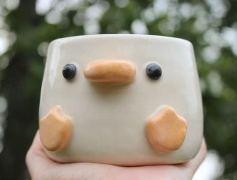 Aesthetic Clay Plate, No Face Ceramic, Mugs To Make Out Of Clay, Air Dry Clay Mug Ideas, Beginner Ceramics Ideas, Cute Ceramic Cups, Clay Cups Ideas, Clay Lanterns Ideas, Cute Pinch Pot Ideas