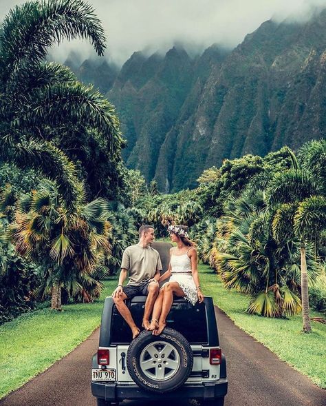 Travelling Van, Duo Dynamics, Old Couple Photography, Signs She Likes You, Fun Dates, Intimacy Couples, Italy Travel Photography, Romantic Pics, Travel Couples