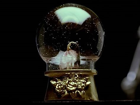 Om Shanti Om Snow Globe, Om Shanti Om Aesthetic Wallpaper, Om Shanti Om Aesthetic Drawing, Om Shanti Om Wallpaper, Srk Om Shanti Om, Om Shanti Om Aesthetic, Desi Tattoo, Jab We Met, Bollywood Wallpaper