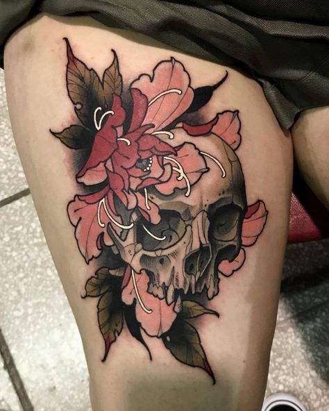 Floral Skull Tattoos, Tattoo Crane, Neo Tattoo, Skull And Flowers, Tattoo Zeichnungen, Sugar Skull Tattoos, Geniale Tattoos, Skull Tattoo Design, Tattoo Portfolio