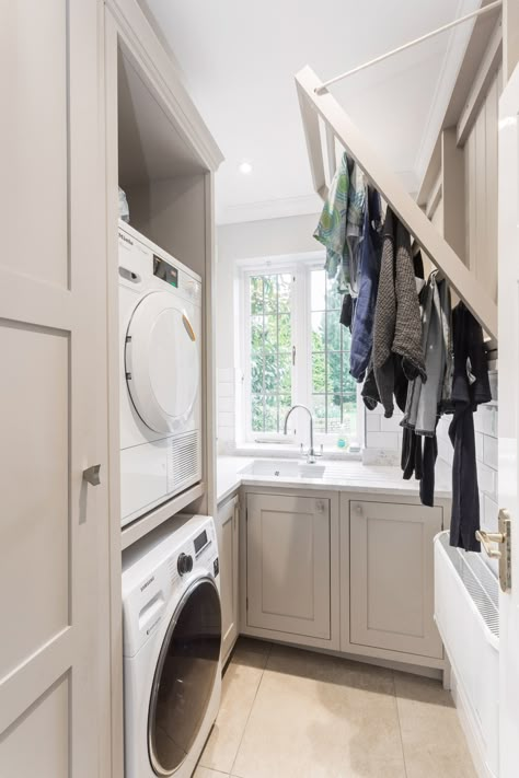 Short on floor space? One of our favourite and very simple utility room ideas is a wall mounted-airer that folds away when not in use – a practical option for drying clothes. #utilityroom #laundryroom #realhomes Utility Room Layout, Utility Boot Room, Utility Ideas, Boot Room Utility, Small Utility Room, Utility Room Designs, Utility Room Ideas, Room Layout Ideas, Small Utility