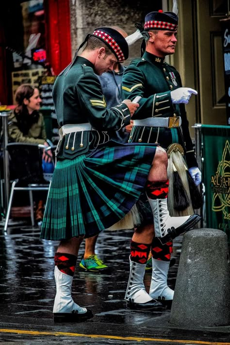 Scottish Festival, Men’s Kilt Outfit, Kilts Men Hot Scotland, Pride Of Scotland Tartan, Scottish Fashion, Men In Kilts