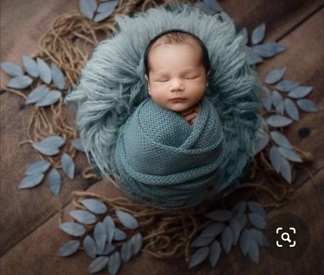 Born Baby Photos, Baby Photography Poses, Newborn Photography Outfit, Baby Boy Newborn Pictures, Baby Boy Newborn Photography, New Born Photography, Foto Newborn, Born Photography, Newborn Photography Boy