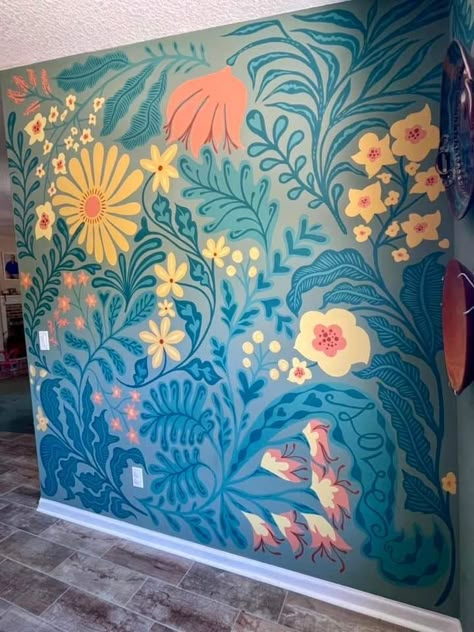 Bed Wall Mural, Guest Room Mural, Funky Mural Ideas, House Murals Interiors, Floral Wall Painting Ideas, Home Murals Ideas, Floral Mural Painting, Basement Mural, Wall Mural Simple