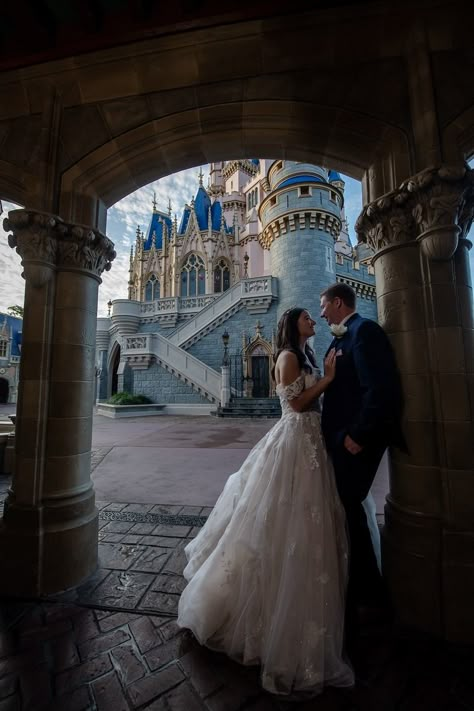 Kaitlyn & Michael - Disney Wedding Podcast Disney Save The Date Photo Ideas, Disney Country Wedding, Disney Wedding Photo Ideas, Disney Wedding Pictures, Disney Wedding Photos, Disney Bachelorette Shirts, Disney Themed Weddings, Avatar Wedding, Disney Wedding Reception