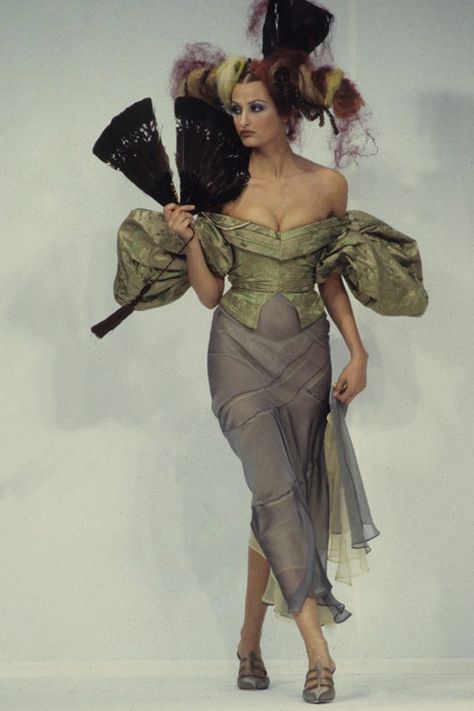 Guilded Glamour, High Fashion Runway, Runway Fashion Couture, Dior Couture, John Galliano, Fashion Show Collection, Fashion Lookbook, Historical Fashion, Fashion History