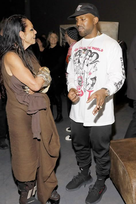 At the opening of 'Rick Owens: Furniture' at MOCA in Los Angeles with Michele Lamy. Kanye West Style Outfits, Kanye West Smiling, Michelle Lamy, Michele Lamy, Kanye West Songs, Kanye Fashion, Kanye West Outfits, Kanye West Style, Yeezy Fashion