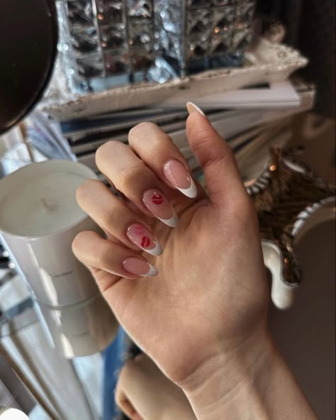 French Tip Nails With Kisses, French Tips With Kisses, Kisses On Nails, Kiss French Tip Nails, Nails With Kisses, Pretty French Tip Nails, Nails Pink And Red, October Nail Ideas, Kiss Nail Art