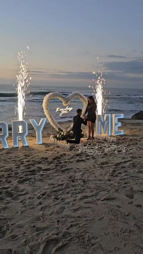 Engagement Places, Marriage Proposal Videos, Proposal Aesthetic, Wedding Proposal Ideas Engagement, Surprise Proposal Pictures, Best Marriage Proposals, Marry Me Proposal, Proposal Ideas Engagement, Wedding Proposal Ideas