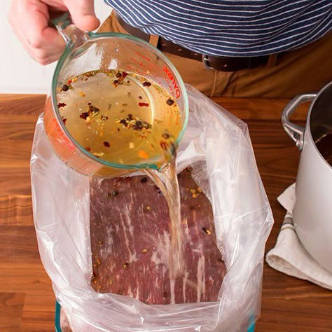 beef in an oven bag with brine being poured onto it from a measuring cup Corned Beef From Scratch, What Is Corned Beef, Cured Meat Recipes, Oven Bag, Homemade Corned Beef, Curing Meat, Cooking Corned Beef, Slow Cooker Corned Beef, Meat Curing