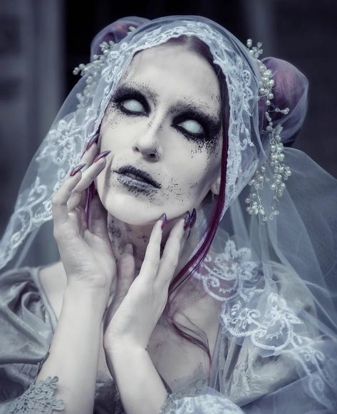 Ghost Bride Makeup Halloween, Ghost Bride Makeup, Bride Makeup Halloween, Pagan Costume, Ghost Bride Costume, Ghost Bride, Bride Costume, Ghost Costume, The Darkling