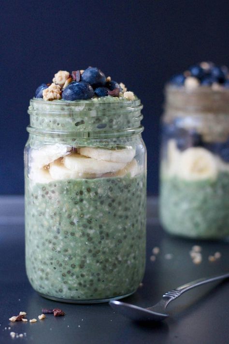 Easy Vegetarian Breakfast, Overnight Oats Vegan, Green Superfood Powder, St Patrick's Day Recipes, Healthiest Foods, Quick Diet, Green Eating, Green Superfood, Superfood Powder