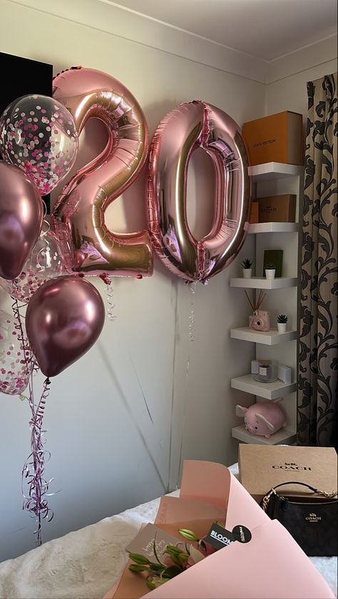 20th Balloons Birthday, Kylie Jenner 20th Birthday, 20th Birthday Aesthetic Wallpaper, 20 Bday Balloons, It’s My 20th Birthday, 20 Balloons Birthday, Twentyth Birthday, 20th Birthday Backdrop Ideas, 20th Birthday Decoration Ideas At Home