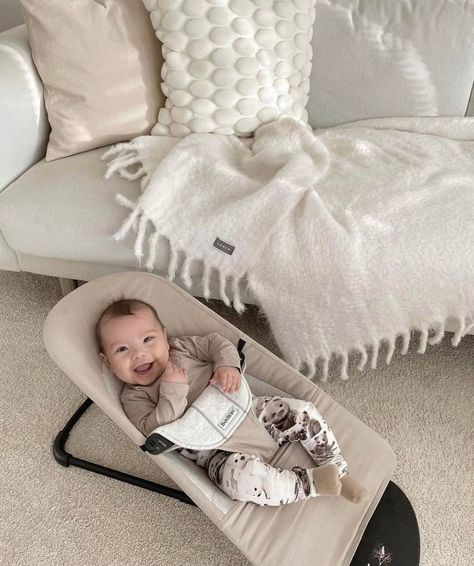 BABYBJÖRN Official on Instagram: “When you match your bouncer with the interior 👌🤍 Pic via @saijis #babybjorn #babybouncer” Best Baby Bouncer, Baby Bjorn Bouncer, Baby Bouncers, Twins Boy, Mom Instagram, Best Baby Products, Newborn Room, Smiling Friends, Baby Checklist