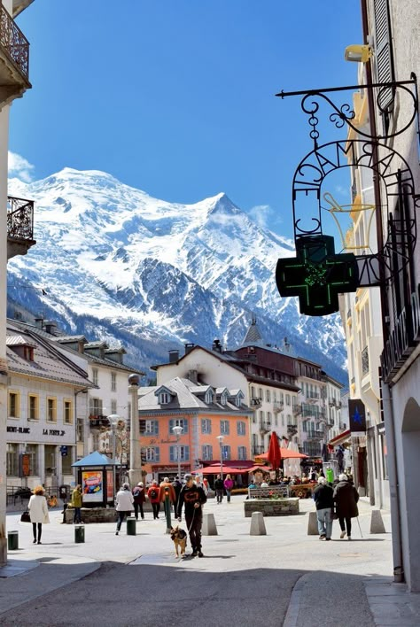 Skiing In The French Alps, Ski Chamonix Mont Blanc, Mont Blanc France, Chamonix France Skiing, Chamonix Mont Blanc Winter, Chamonix Aesthetic, Chamonix France Winter, Chamonix Winter, French Alps Winter