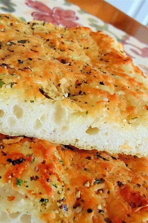 Deliciously Easy Garlic Herb Focaccia | "WOW, this is FANTASTIC!!!!!! It was super simple to whip up in the bread machine too." #bread #breadrecipes #bakingbread Herb Focaccia, Foccacia Bread, Bread Machine Bread, Focaccia Bread Recipe, Focaccia Recipe, Focaccia Bread, Herbs De Provence, Bread Biscuits, Recipes Bread