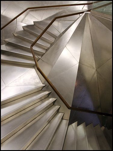 Caixa Forum Madrid, Herzog and De Meuron | Madrid | España Apartment 2023, Escalier Design, Stairs Architecture, Metal Stairs, Stair Handrail, Stairway To Heaven, Spiral Staircase, Staircase Design, Stairs Design