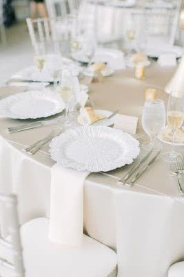 Wedding Napkin Folding, Wedding Reception Place Settings, Wedding Table Scape, Reception Place Settings, Reception Table Ideas, Table Ideas Wedding, Wedding Reception Napkins, Wedding Table Design, Charger Plates Wedding