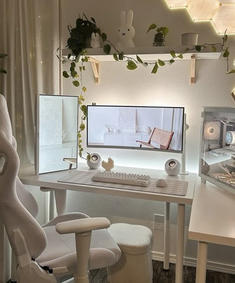 gaming aesthetic room ideas white pc build miffy Cozy Desk, Gamer Room Decor, Cozy Home Office, White Desk, Bedroom Setup, Gaming Setups, Study Room Decor, Room Redesign, 아파트 인테리어