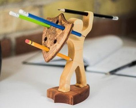 Shield Knight Pencil / Pen Holder⠀ ⠀ #officegadgets #pencilholder #penholder #quirky #shutupandtakemymoney #iwantone Unique Desk Organizer, Diy Wood Desk, Cool Office Supplies, Desk Organization Diy, Drukarka 3d, Woodworking For Kids, Etsy Diy, Diy Holz, Diy Desk