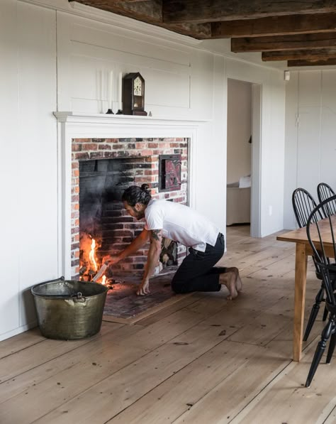 Floors Built In Hutch, New England Farmhouse, Primitive Homes, New England Homes, Fireplace Remodel, New England Style, Farmhouse Style Kitchen, Wide Plank, Cottage Living