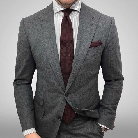 Gentlemen's Crate on Instagram: “Pure class by @dapper.one 👌 #GentlemensCrate” Grey Suit White Shirt, Grey Suit Combinations, Cheap Suits For Men, Mens Tailored Suits, Mens Suit Style, Cashmere Suit, Grey Suit Men, Dark Gray Suit, Suits Groom