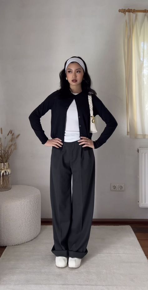 Classy Ootd Casual, Formal Outfits For Cold Weather, Sweater Vest Top Outfit, Everyday Outfits University, Plaid Pants Outfit Women Work, Jakarta Outfit Ideas, Modest Sophisticated Outfits, Active Business Casual Outfits, Soft Classic Aesthetic Outfits