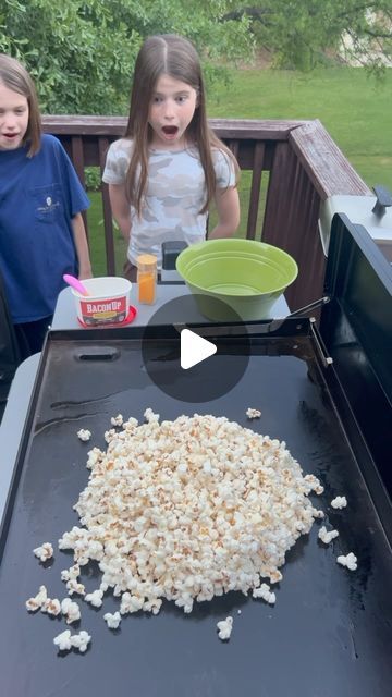 Cooking On The Grill Ideas, Kids Party Food Healthy, Ground Beef Recipes On Blackstone, Blackstone Popcorn Recipe, Popcorn On Blackstone, What To Cook On A Flat Top Grill, What To Cook On A Blackstone Griddle, Black Stone Sandwiches, Blackstone Kids Meals