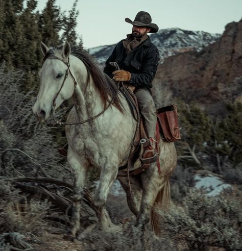 Chris Petersen on Instagram: “Chasing down an adventure one canyon at a time. Location Scouting #livingmyownwestern #chazhatz #diehardcowboy 📸 @_benchristensen” Cowboy Hunting, Hummingbirds Photography, Cowboy Life, Location Scouting, Modern Cowboy, Cowboy Baby, Country Boy, Baby Cowboy, Country Boys