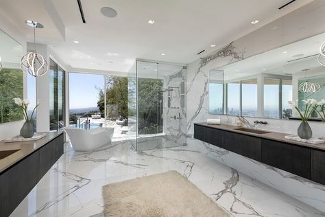 Modern Big Bathroom, Master Bathrooms Decorations, Big Luxury Bathroom, Modern Luxury Bathroom Design Master Bath, Big Bathroom Design, Bathrooms Decorations, Luxury Powder Room, Luxury Powder, Elegant Bathroom Design