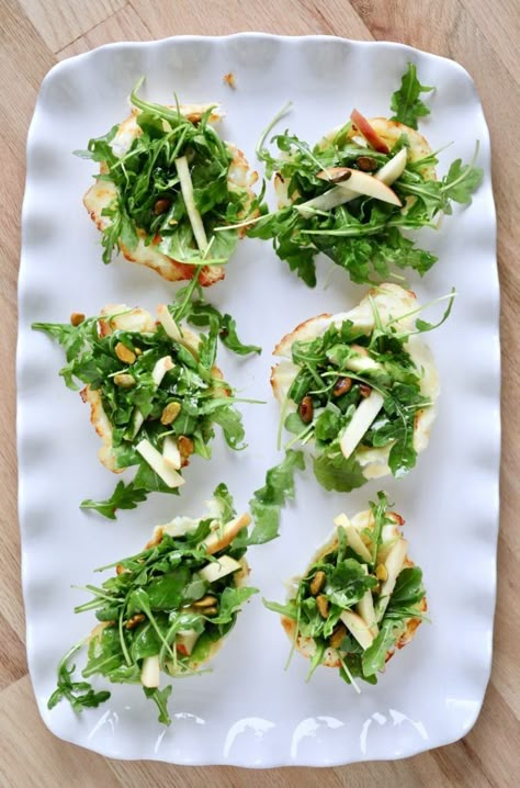 THE BEST SALAD RECIPE Arugula, apples, pistachios nestled in perfectly crisp cheese cups. Salad Cups Appetizers, Parmesan Cups Salad, Salad Cups For Party, Recipe Arugula, Garlic Salad Dressing, Parmesan Cups, Salad Cups, Cheese Cups, Salad Appetizer Cups