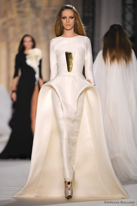 Futuristic Dress, 2012 Couture, Western Wedding Dresses, Collection Couture, Stephane Rolland, White Gown, Futuristic Fashion, Couture Wedding, Future Fashion