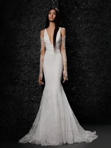 Wedding Sketch, Fitted Lace Wedding Dress, Bridal 2023, Vera Wang Bridal, Vera Wang Gowns, Wedding Atelier, Water Nymph, Vera Wang Wedding, Wedding Dresses Vera Wang