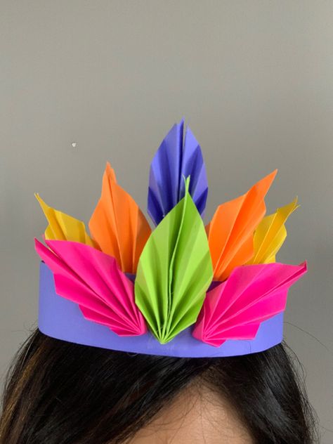 Easy diy paper crown, tiara. Diy Crown Paper, Paper Crown Ideas, Paper Headdress, Diy Tiaras And Crowns, Crown Paper Craft, Paper Crown Tutorial, Diy Crown Headband, Birthday Crown Diy, Diy Bando