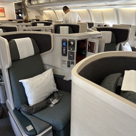 Business Class Travel, Business Class Flights, Business Partnership, Business Class Seats, Business Class Flight, First Class Flights, Ssc Cgl, Vision Book, Cathay Pacific