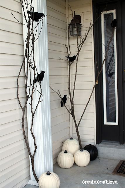 Diy Halloween Porch, Porche Halloween, Diy Halloween Dekoration, Halloween Diy Outdoor, Clever Halloween, Halloween Decorations Diy Outdoor, Diy Halloween Decor, Adornos Halloween, Halloween Porch Decorations