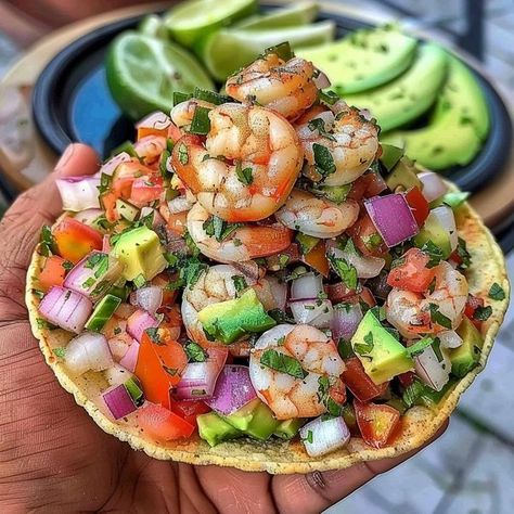 Mexican Food Recipes Mexican Food Recipes Shrimp, Ceviche Recipe Mexican Authentic, Gourmet Mexican Food, Dinner Ideas Mexican, Ceviche Mexican, Calories Deficit, Shrimp Ceviche Recipe, Cooked Shrimp, Ceviche Recipe