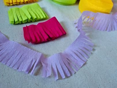 Fringed Crepe Paper Fiesta Rehearsal Dinner, Panda Themed Party, How To Make Pinata, Mexican Celebrations, Mexican Fiesta Party, Diy Pinata, Mexican Party Theme, Mexican Party, Party Events