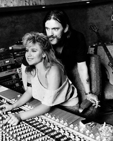 ‘I find them very depressing’: 80s pop tart Samantha Fox reviews The Smiths and The Fall in 1986 | Dangerous Minds Lemmy Motorhead, Beat Maker, Lemmy Kilmister, Women Of Rock, Rock N’roll, Heavy Metal Music, Pop Rock, Pop Punk, Rock Roll