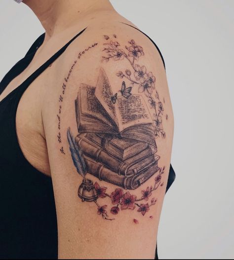 Creative Sleeve Tattoos For Women, Favorite Book Tattoos, Reader Tattoo, Book Lover Tattoo, Lotusblume Tattoo, Book Tattoos, Bookish Tattoos, Shape Tattoo, Muster Tattoos