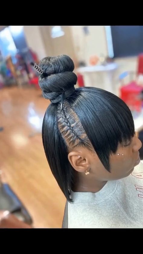 Half Up Half Down Top Knot, Top Knot Half Up Half Down, Half Up Half Down Bob Hair Black Women, Short Half Up Half Down Hair Black Women, Top Bun Hairstyles For Black Women, Half Top Knot, Relaxed Hairstyles, Hair Up Do, Curly Crochet Hair