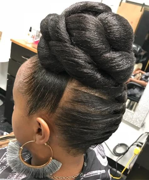 Sleek Updo with High Chunky Knotted Bun Braided Updo Natural Hair, Black Updo Hairstyles, Black Updo, Hairstyles With Weave, Black Hair Updo, French Braid Updo, Natural Updo, Black Hair Updo Hairstyles, Flat Twist Updo