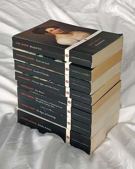 Reading Classics, Short Story Books, Lots Of Books, Classical Books, Classic Books To Read, Classics To Read, Book Bucket, Short Books, Penguin Classics