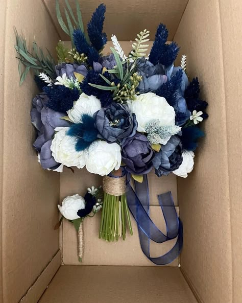 Dark Blue Wedding Flowers Bouquets, Boquetes Of Flowers Navy Blue, Deep Blue Flowers Bouquets, Dark Blue Prom Bouquet, Dark Blue Bridal Bouquet, Midnight Blue Bouquet, Navy Flower Bouquet Prom, Dark Blue And White Bouquet, Navy And White Bouquet