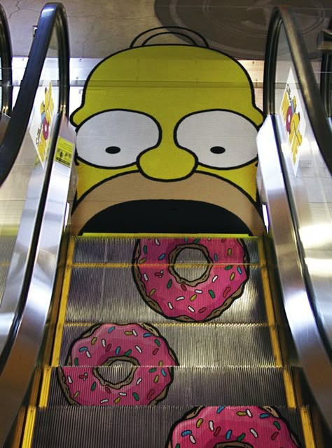 gezichtsbedrog Guerrilla Advertising, Funny Commercial Ads, The Simpsons Movie, Guerrilla Marketing, Graphisches Design, Publicidad Creativa, 3d Street Art, Street Marketing, Charcoal Drawings